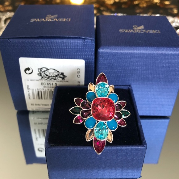 New in box! Authentic Swarovski cardinal ring 55/7 - Picture 2 of 7